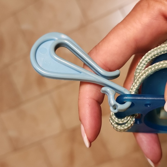 Handi-Drink 2 9 Oz Portable Water Dispenser For Pets - Picture 6 of 8